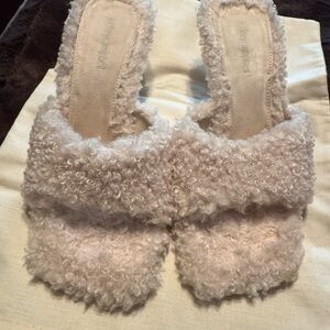 Plush Cream Women's Slippers